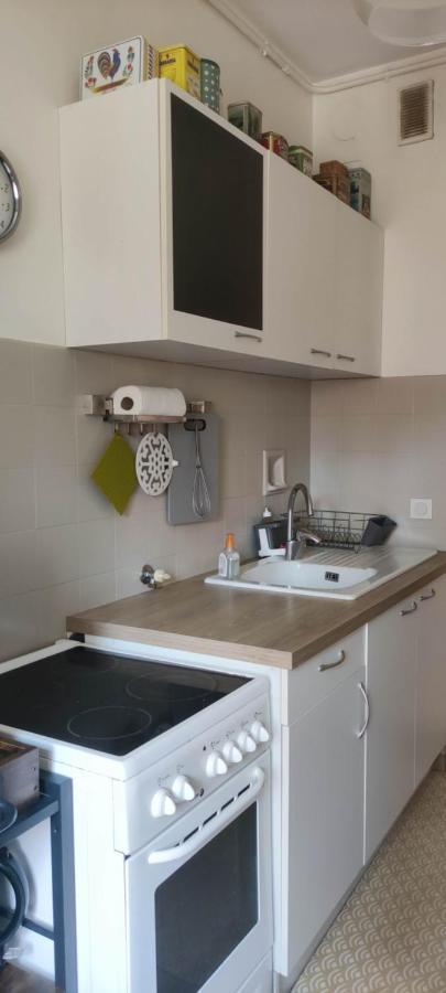 Central Studio Apartment *